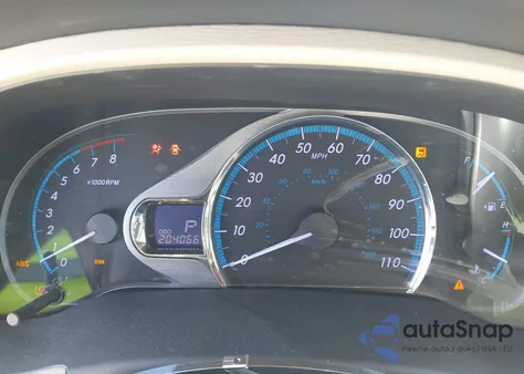 2013 Toyota Sienna Xle z USA, uszkodzony, nr VIN 5TDYK3DC8DS342754